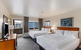 Breeze Inn Hotel